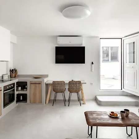 Pebble, An Idyllic Seaside Holiday home