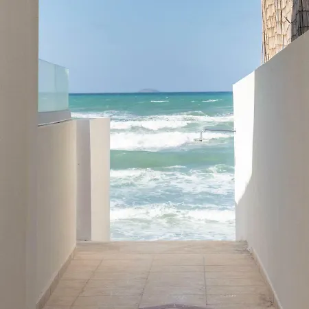 Pebble, An Idyllic Seaside *